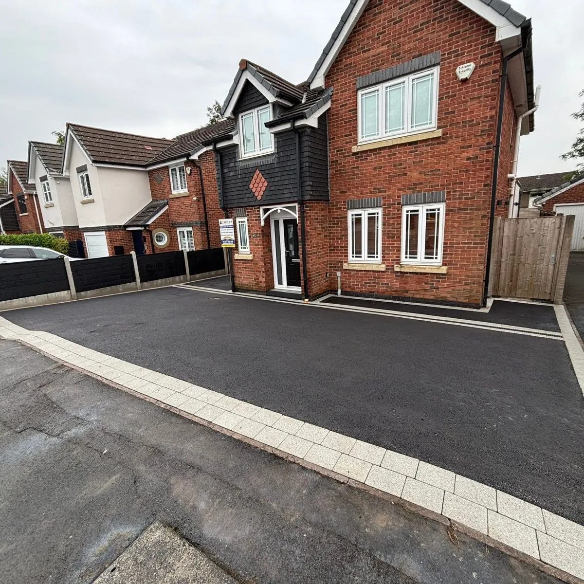 Tarmac driveway, detached home
